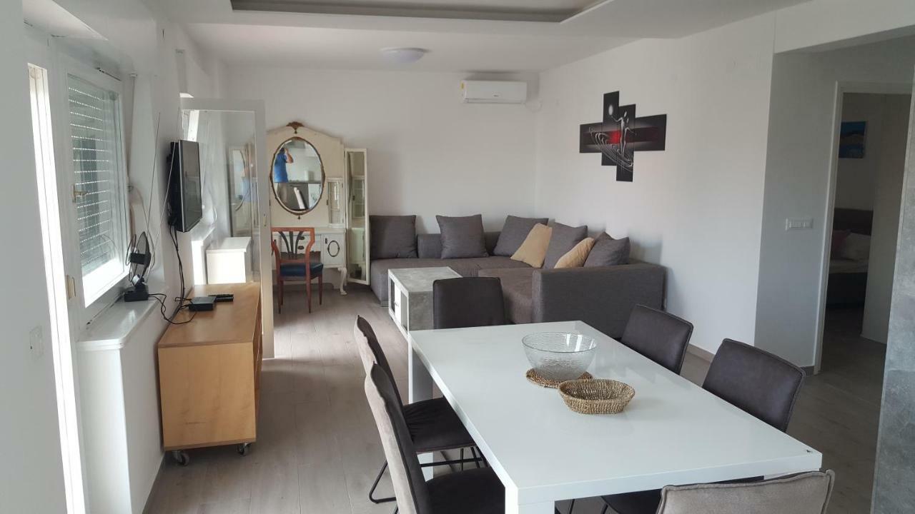 דירות סלצה Vipava מראה חיצוני תמונה